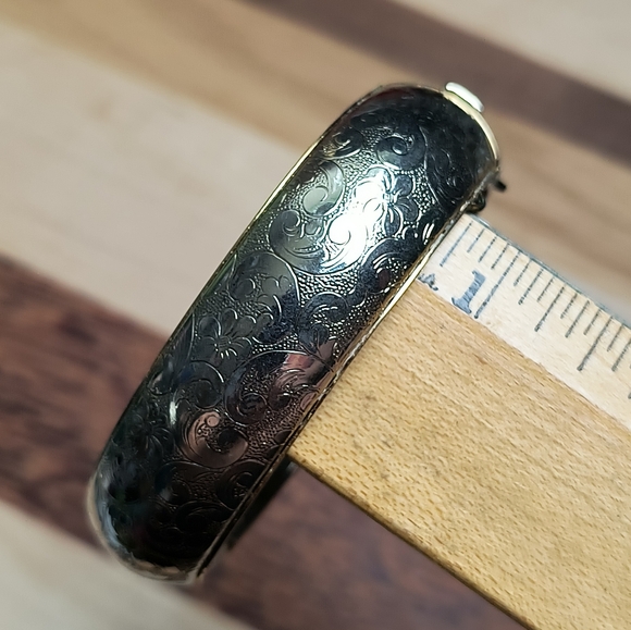 Inged Tab Insert Bracelet Engraved Desigh Floral Light Gold Tone Metal - Picture 4 of 12